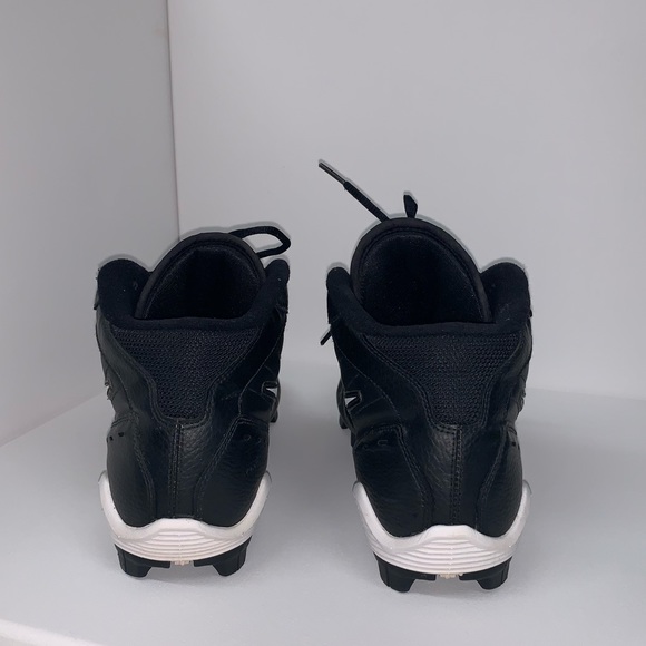 Black Nike Football Cleat - Picture 7 of 8
